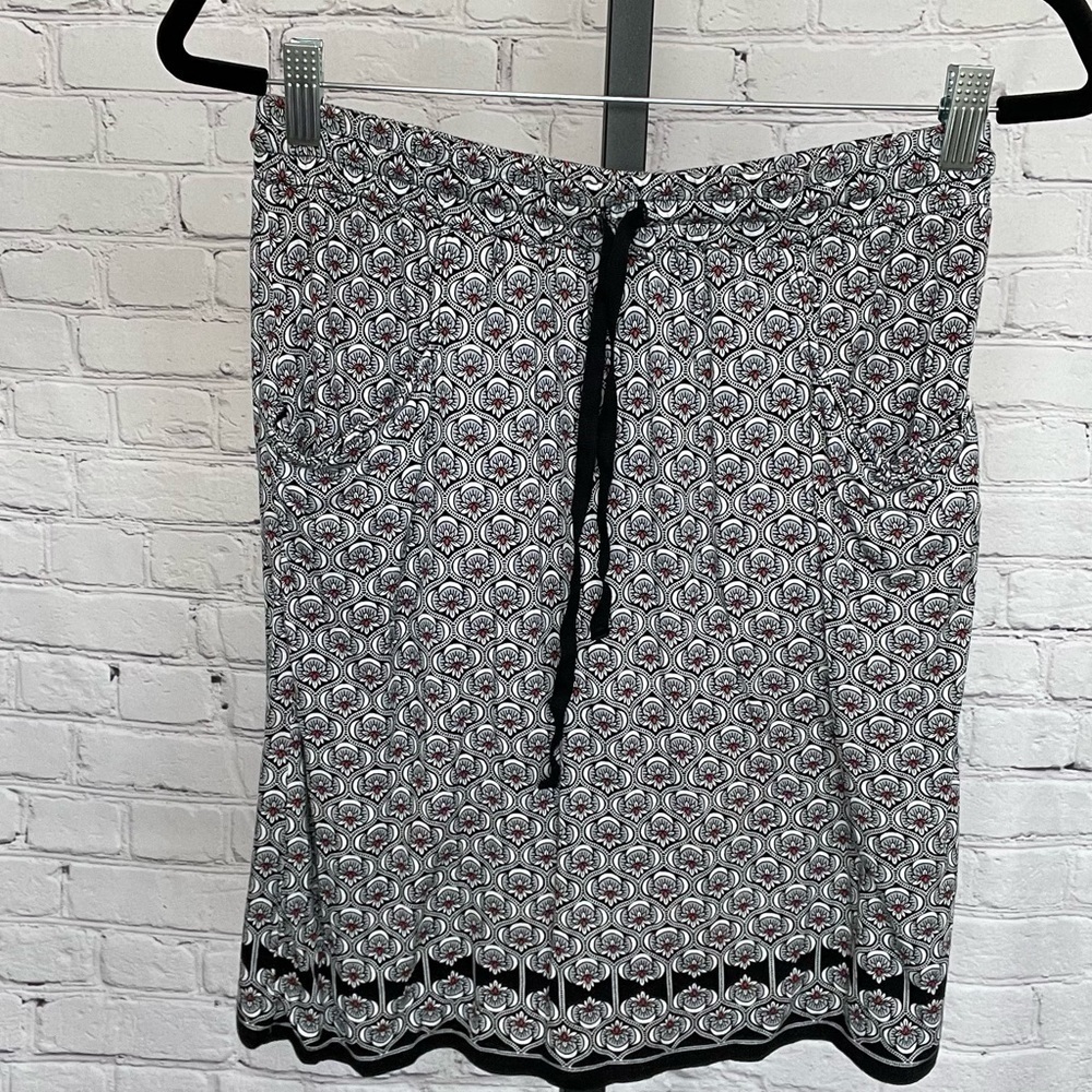 Max Studio Pull On Printed Skirt Size Small